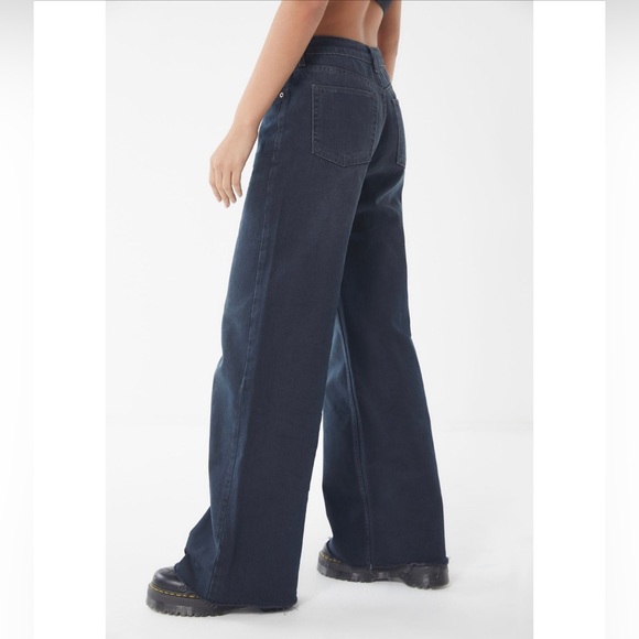 Urban Outfitters BDG Denim High Rise Wide Leg Puddle Jeans in Washed Black - Picture 3 of 12